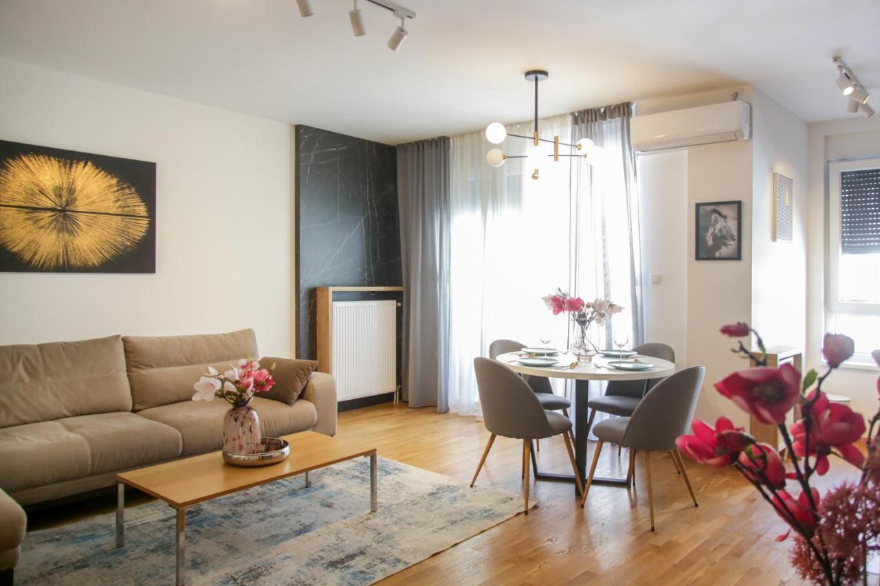 Supernova Deluxe Residence Novi Sad Esterno foto