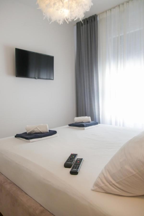 Supernova Deluxe Residence Novi Sad Esterno foto