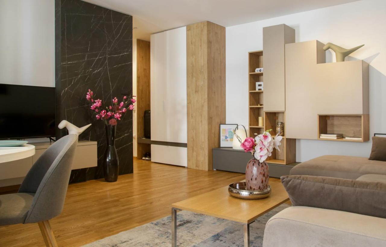 Supernova Deluxe Residence Novi Sad Esterno foto